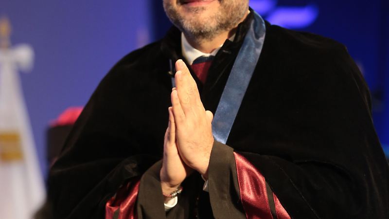 El rector general de la UdeG, Ricardo Villanueva recibió el Doctor Honoris Causa (16).JPG